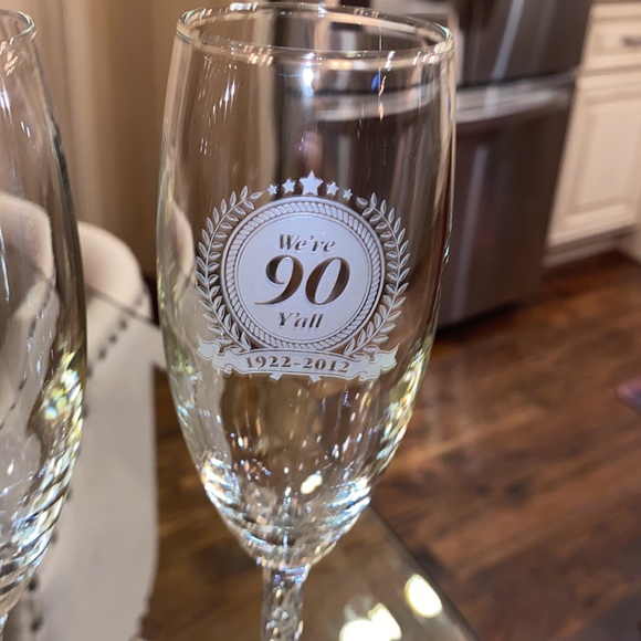 Set of 4 champagne flutes special 90th anniversary engraved - Picture 3 of 6